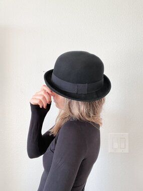 Classic black bowler hat - Vintage Aesthetic